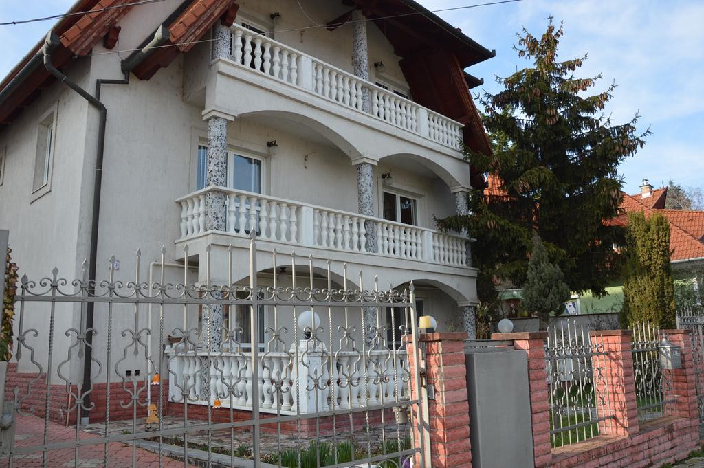 Kristaly Apartman Bed & Breakfast Heviz Luaran gambar