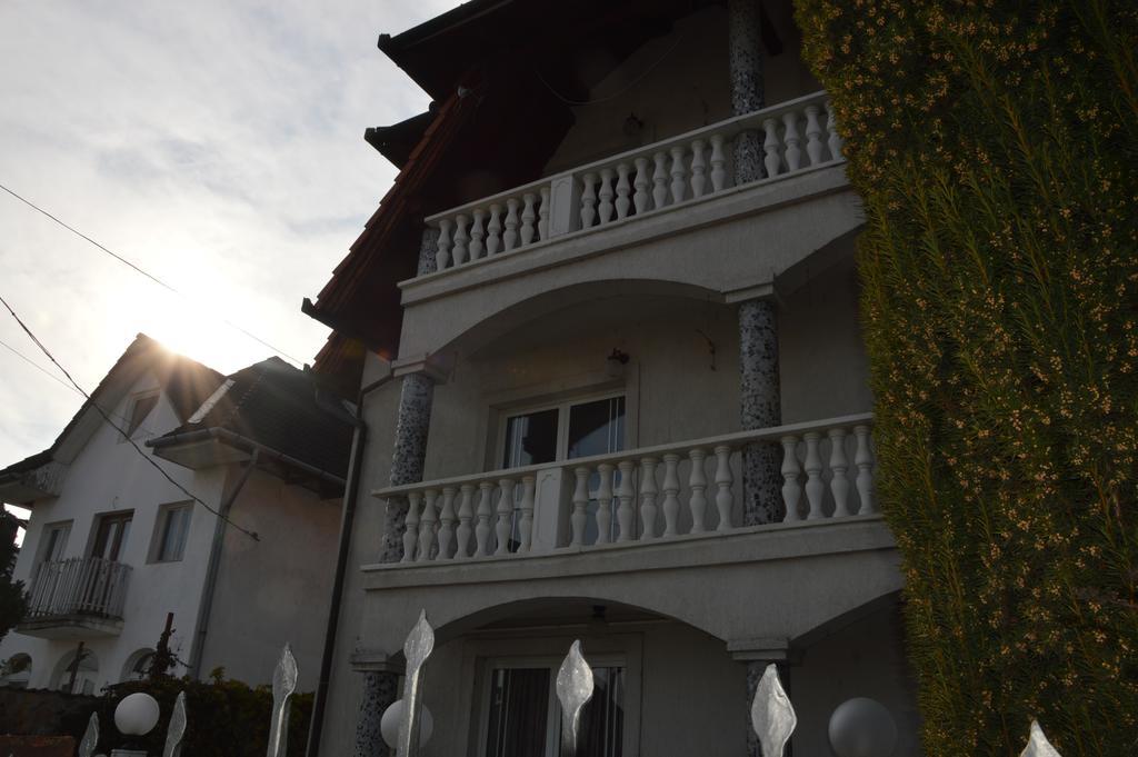 Kristaly Apartman Bed & Breakfast Heviz Luaran gambar