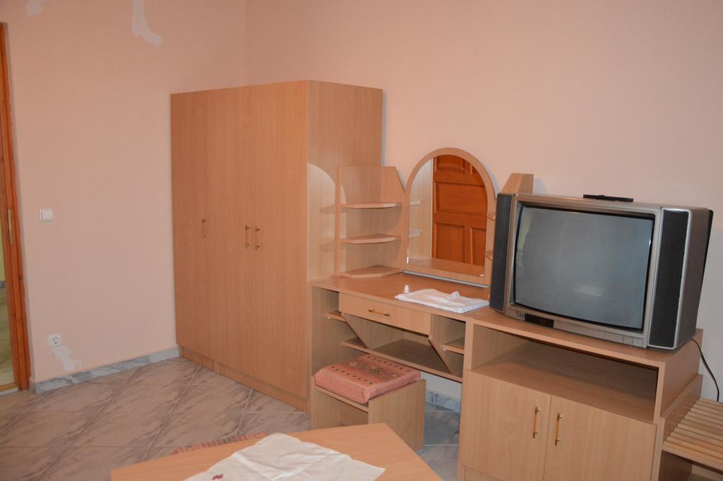 Kristaly Apartman Bed & Breakfast Heviz Luaran gambar