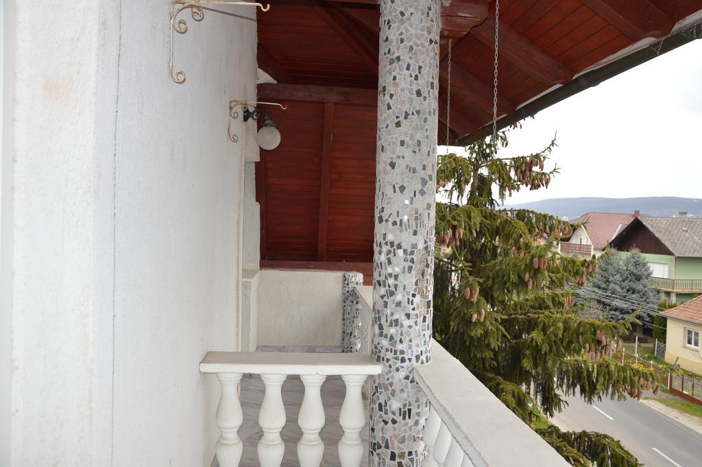 Kristaly Apartman Bed & Breakfast Heviz Luaran gambar