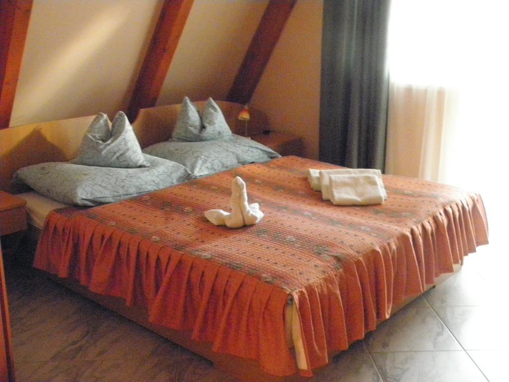 Kristaly Apartman Bed & Breakfast Heviz Luaran gambar