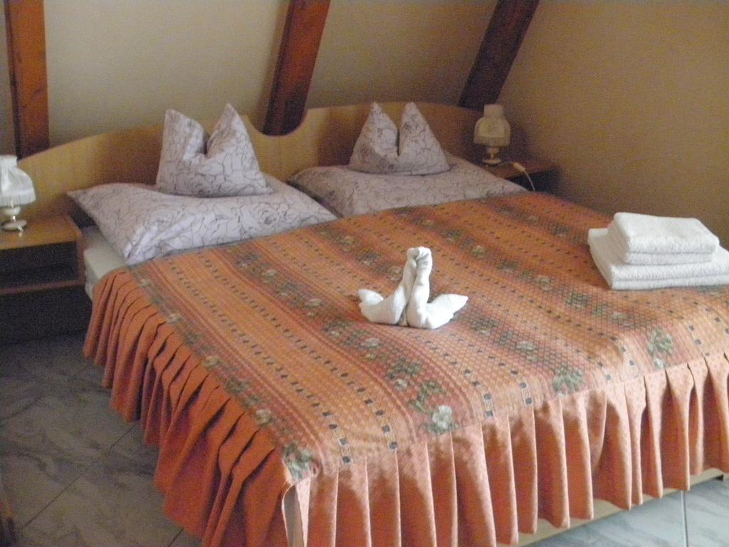 Kristaly Apartman Bed & Breakfast Heviz Luaran gambar