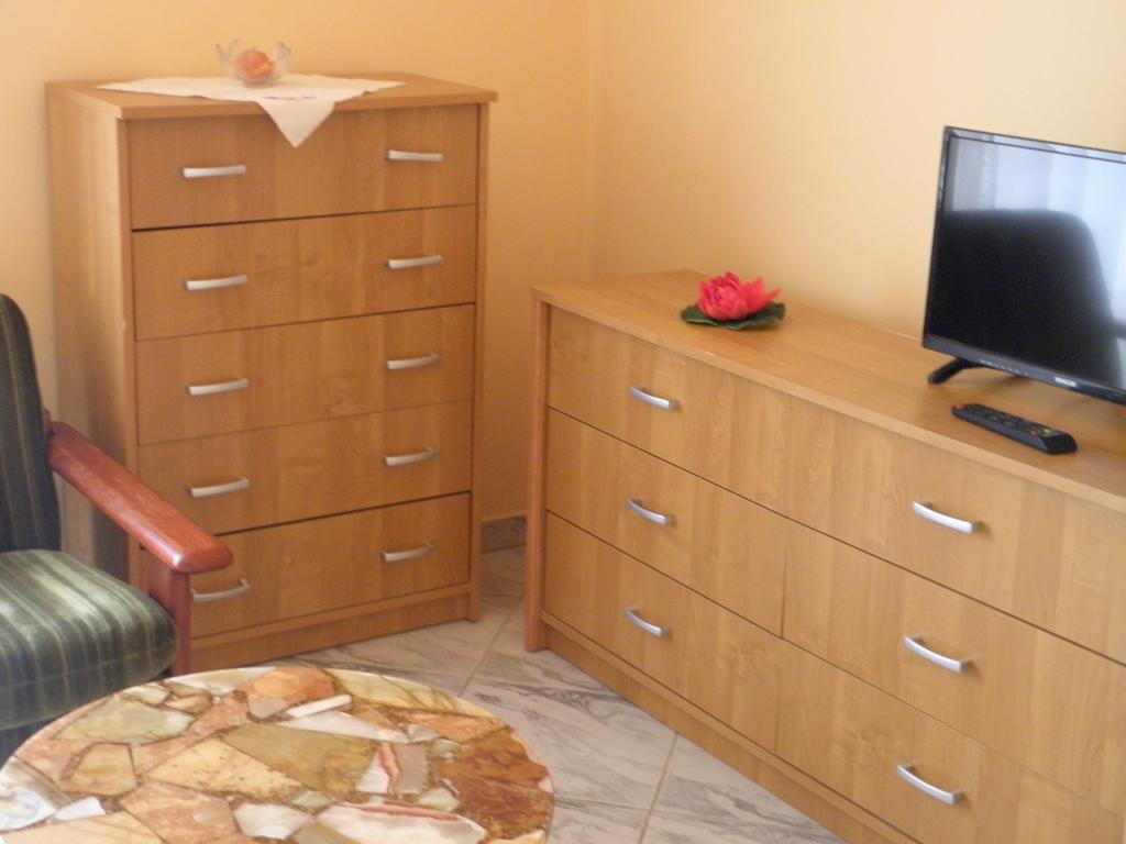 Kristaly Apartman Bed & Breakfast Heviz Luaran gambar