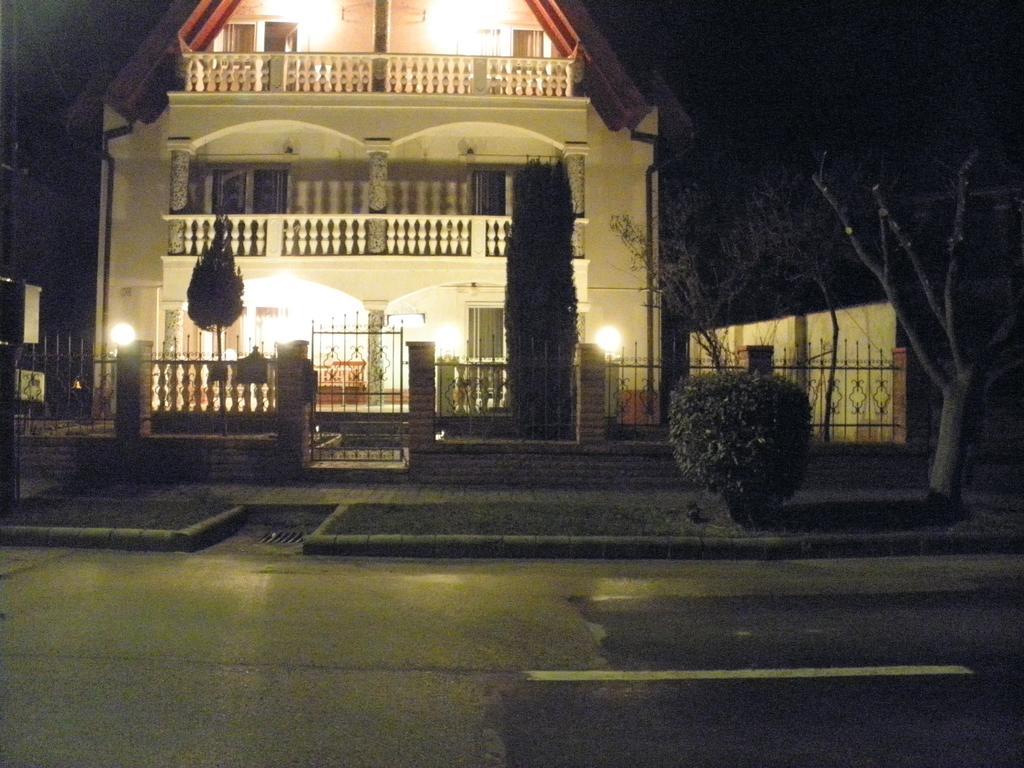 Kristaly Apartman Bed & Breakfast Heviz Luaran gambar